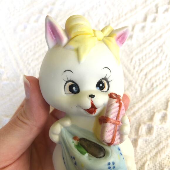 Vintage Flambro Porcelain Cat Figurine Made in Taiwan Kawaii Gift 4.25" 80s - Picture 2 of 10